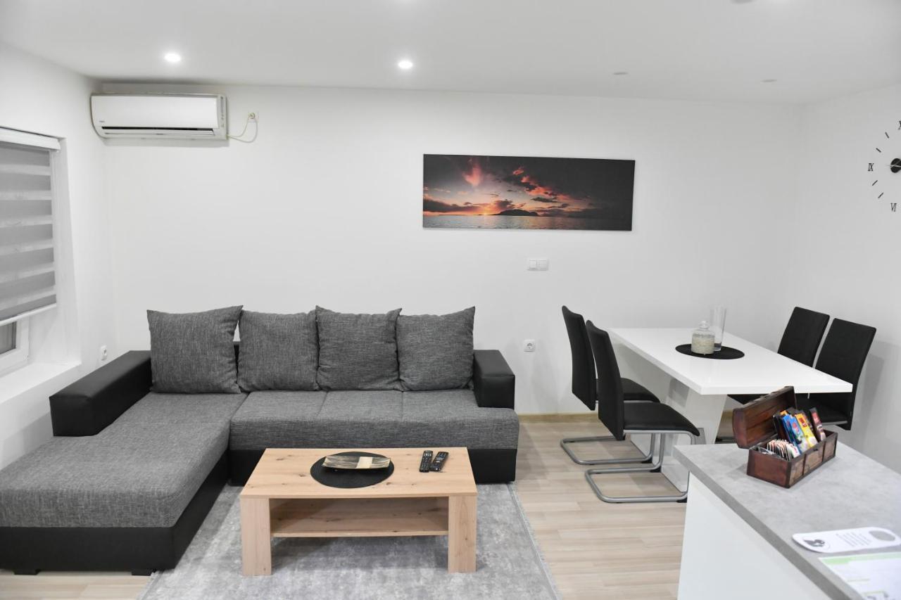 Apartman Lucia Джяково Экстерьер фото